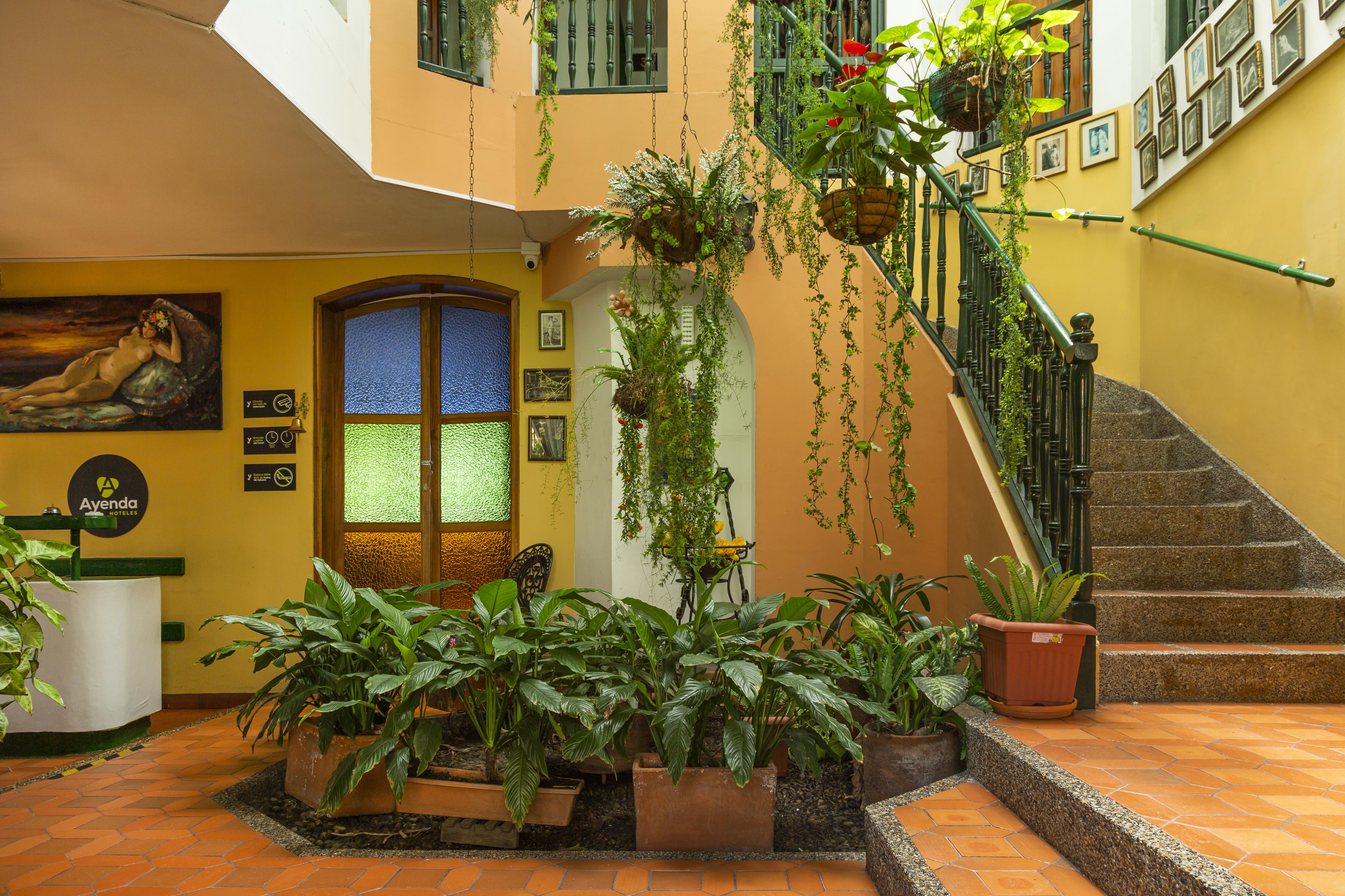 Hotel Ayenda Habana Vieja 1221 à Medellín Extérieur photo