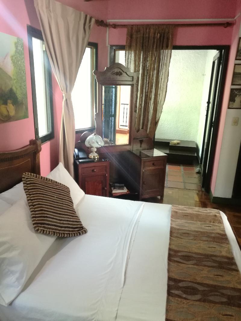 Hotel Ayenda Habana Vieja 1221 à Medellín Extérieur photo