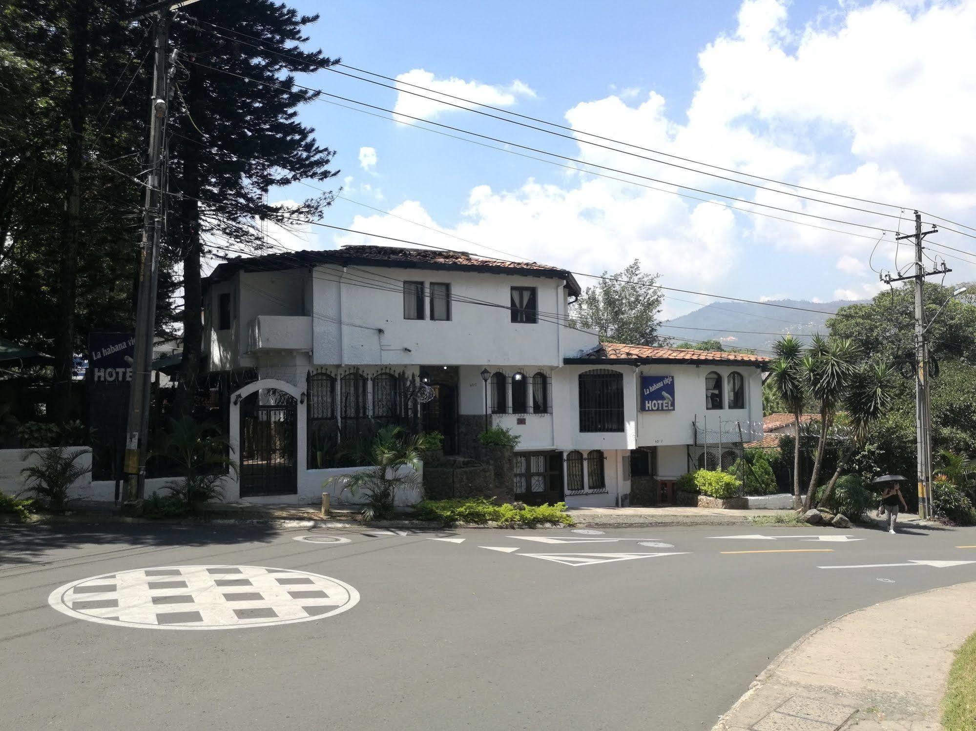 Hotel Ayenda Habana Vieja 1221 à Medellín Extérieur photo
