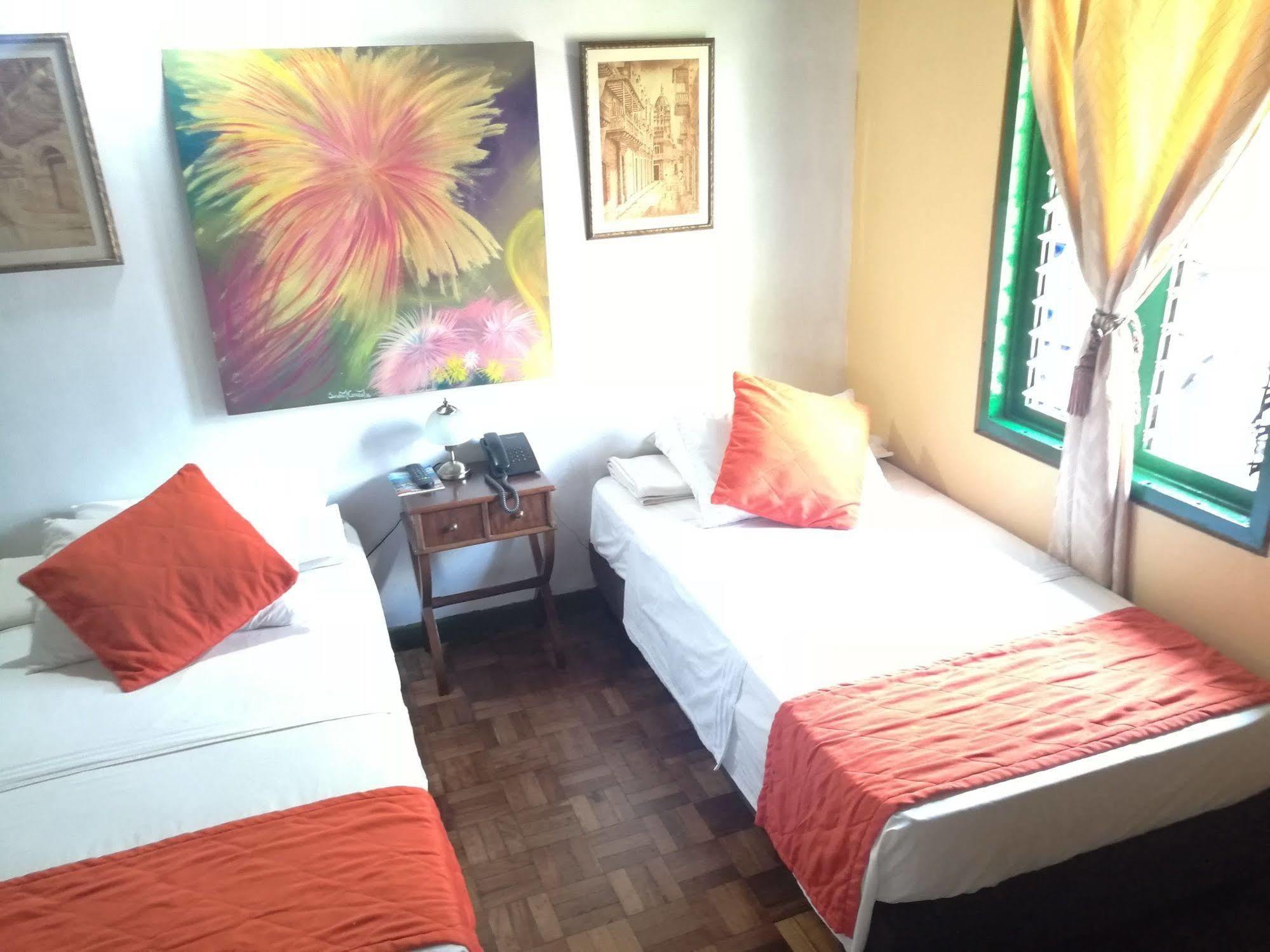Hotel Ayenda Habana Vieja 1221 à Medellín Extérieur photo