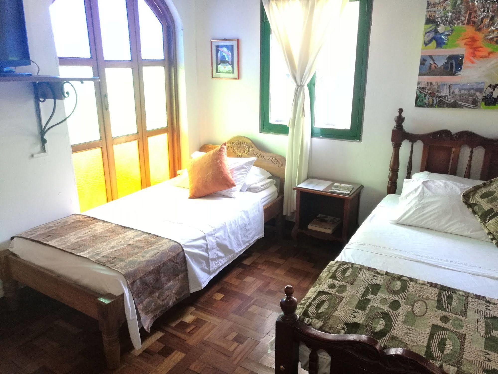 Hotel Ayenda Habana Vieja 1221 à Medellín Extérieur photo