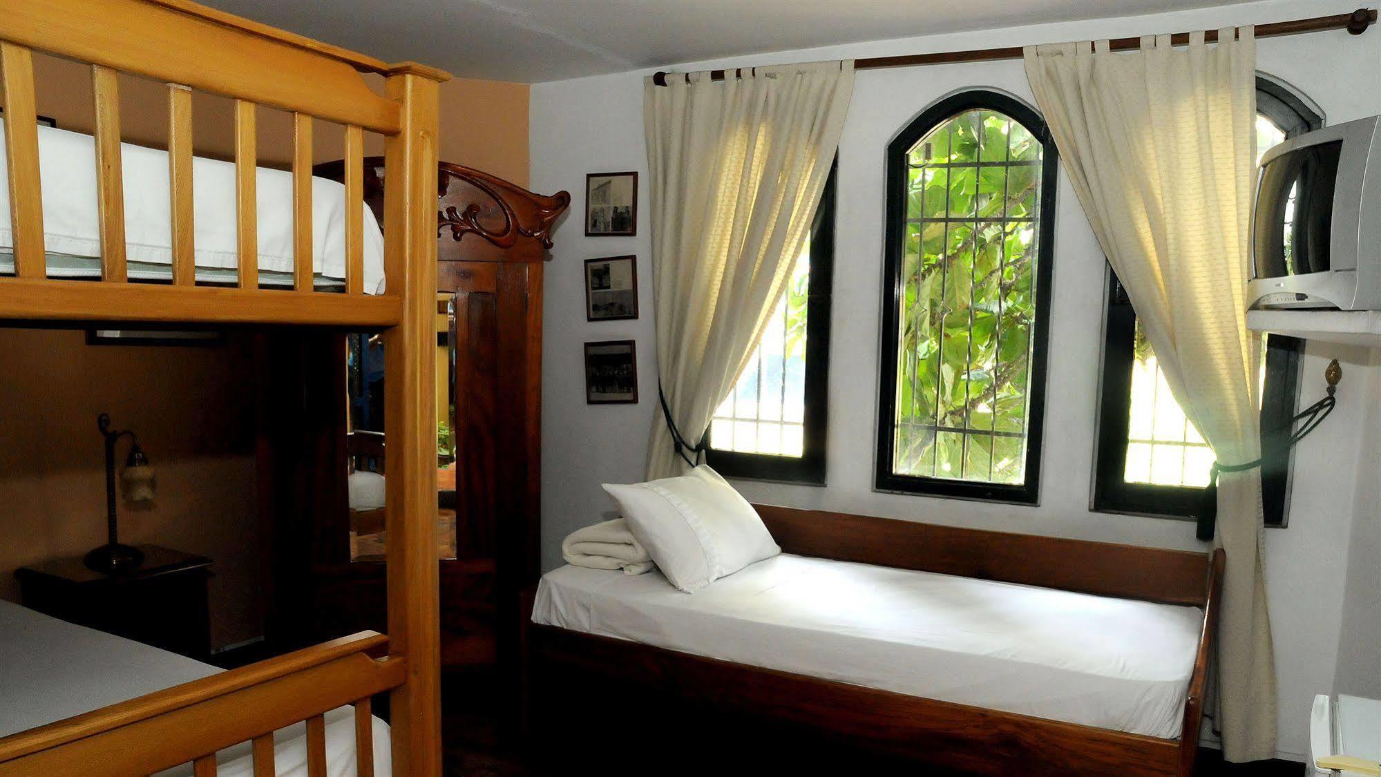 Hotel Ayenda Habana Vieja 1221 à Medellín Extérieur photo