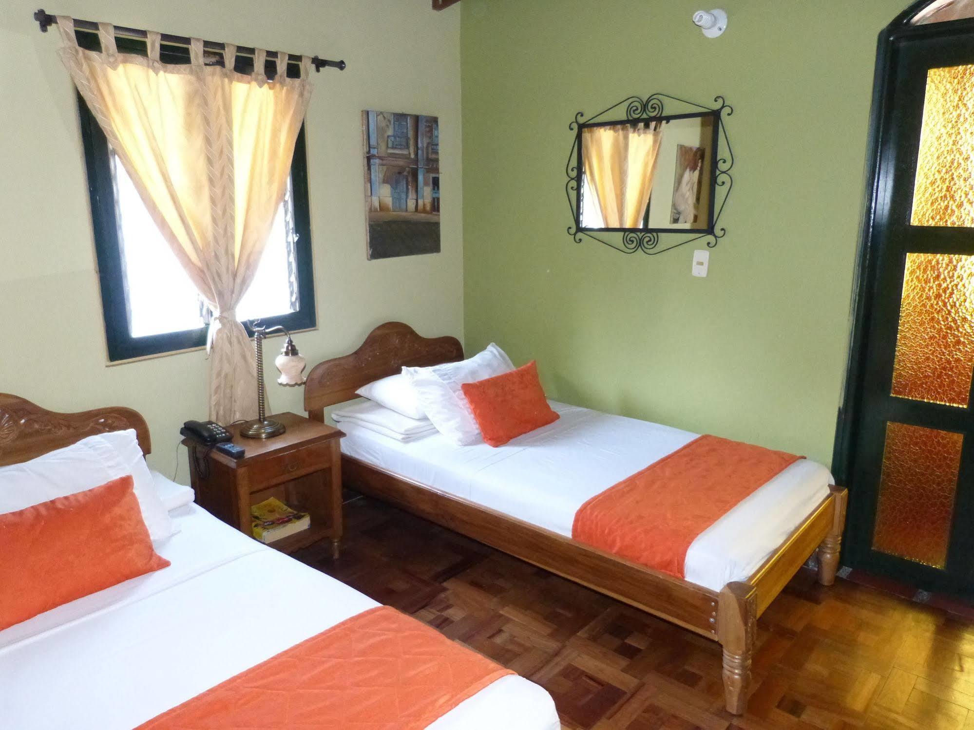 Hotel Ayenda Habana Vieja 1221 à Medellín Extérieur photo