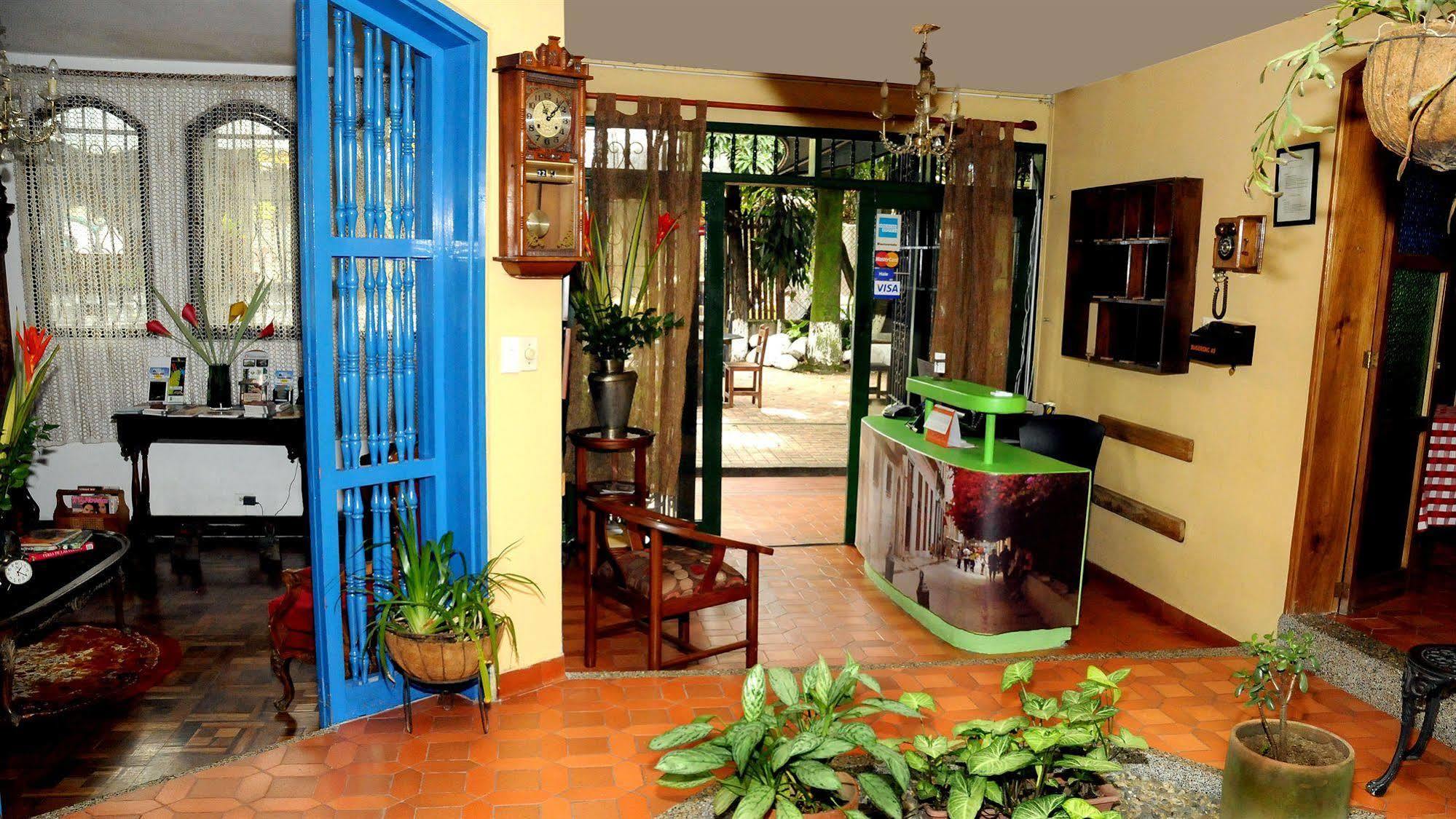 Hotel Ayenda Habana Vieja 1221 à Medellín Extérieur photo